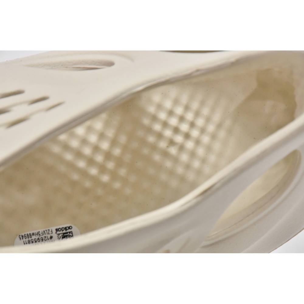 Adidas Yeezy Foam RNNR Sand  FY4567
