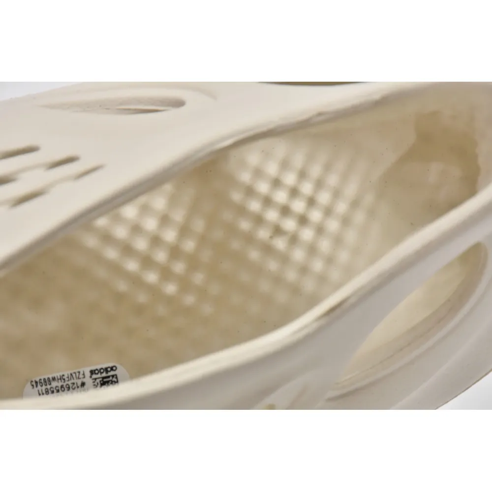 Adidas Yeezy Foam RNNR Sand  FY4567
