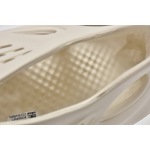 Adidas Yeezy Foam RNNR Sand  FY4567