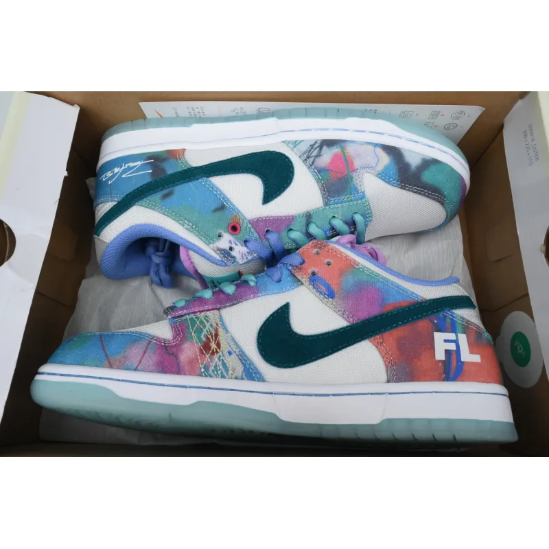 Nike SB Dunk Low Futura Laboratories Bleached Aqua HF6061-400
