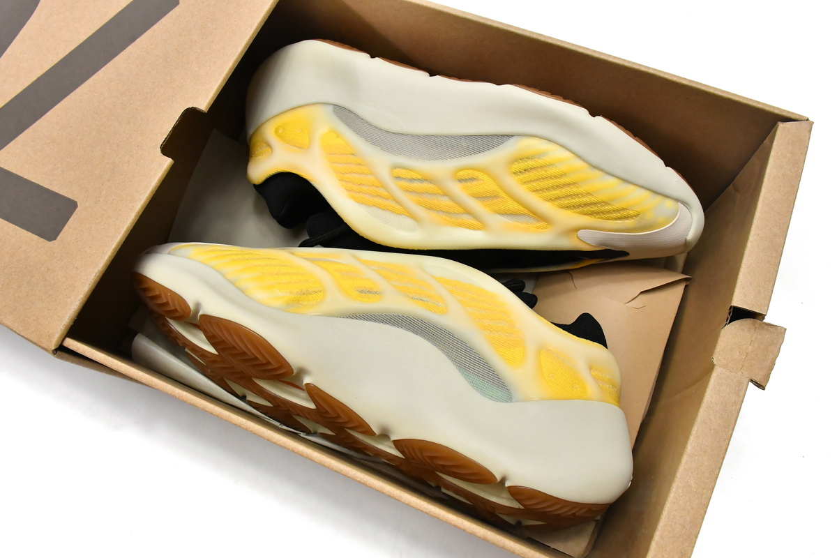 Adidas Yeezy 700 V3 Mono Safflower HP5425