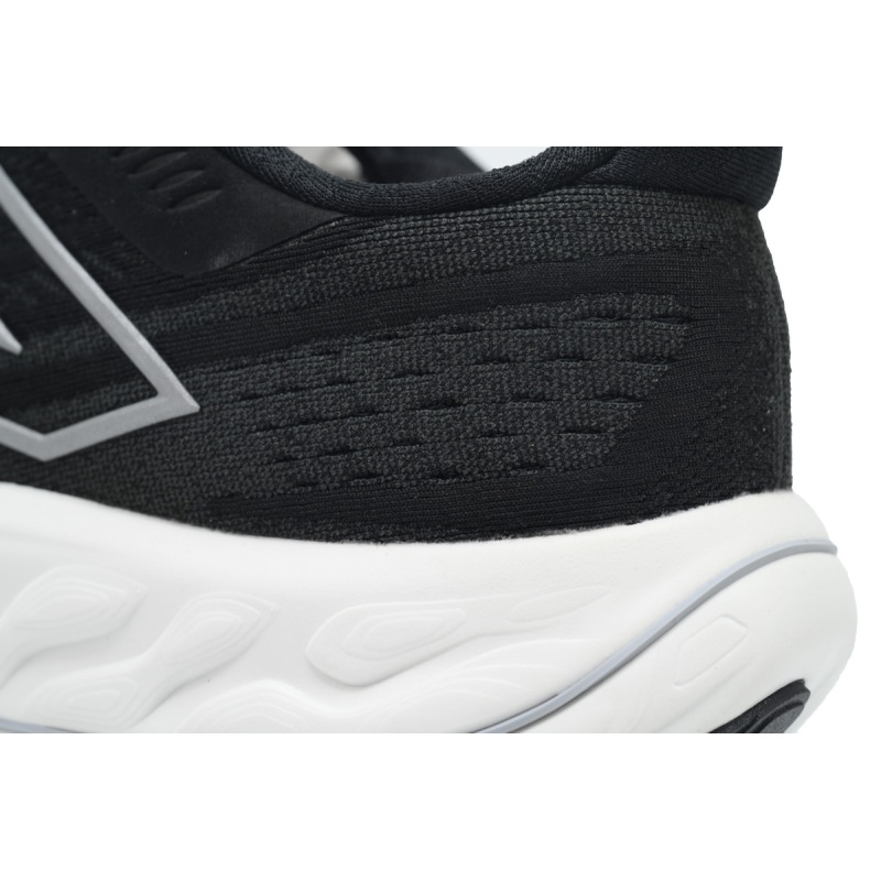Fresh Foam X Vongo v6 'Black and White'  MVNGOLK6 