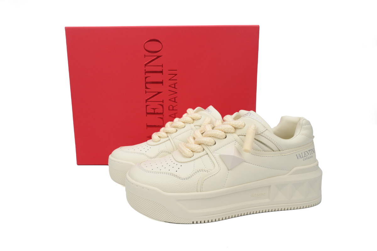 Valentino One Stud Off-white