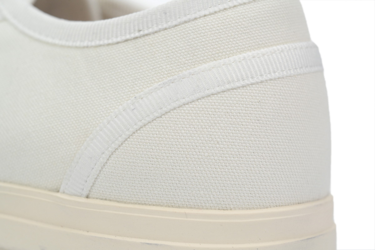 GUCCI Canvas Sneakers Shell White
