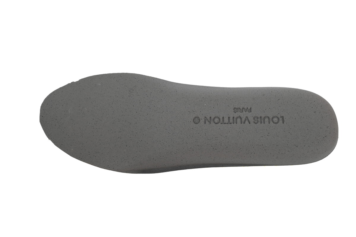 LOUIS VUITTON Discovery Lace Up Golden  