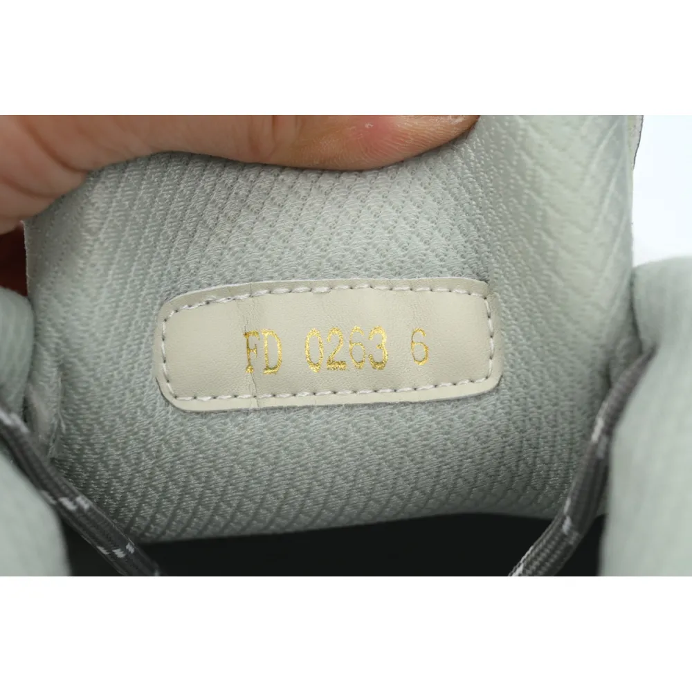 LOUIS VUITTON Discovery Lace Up White Silver Green