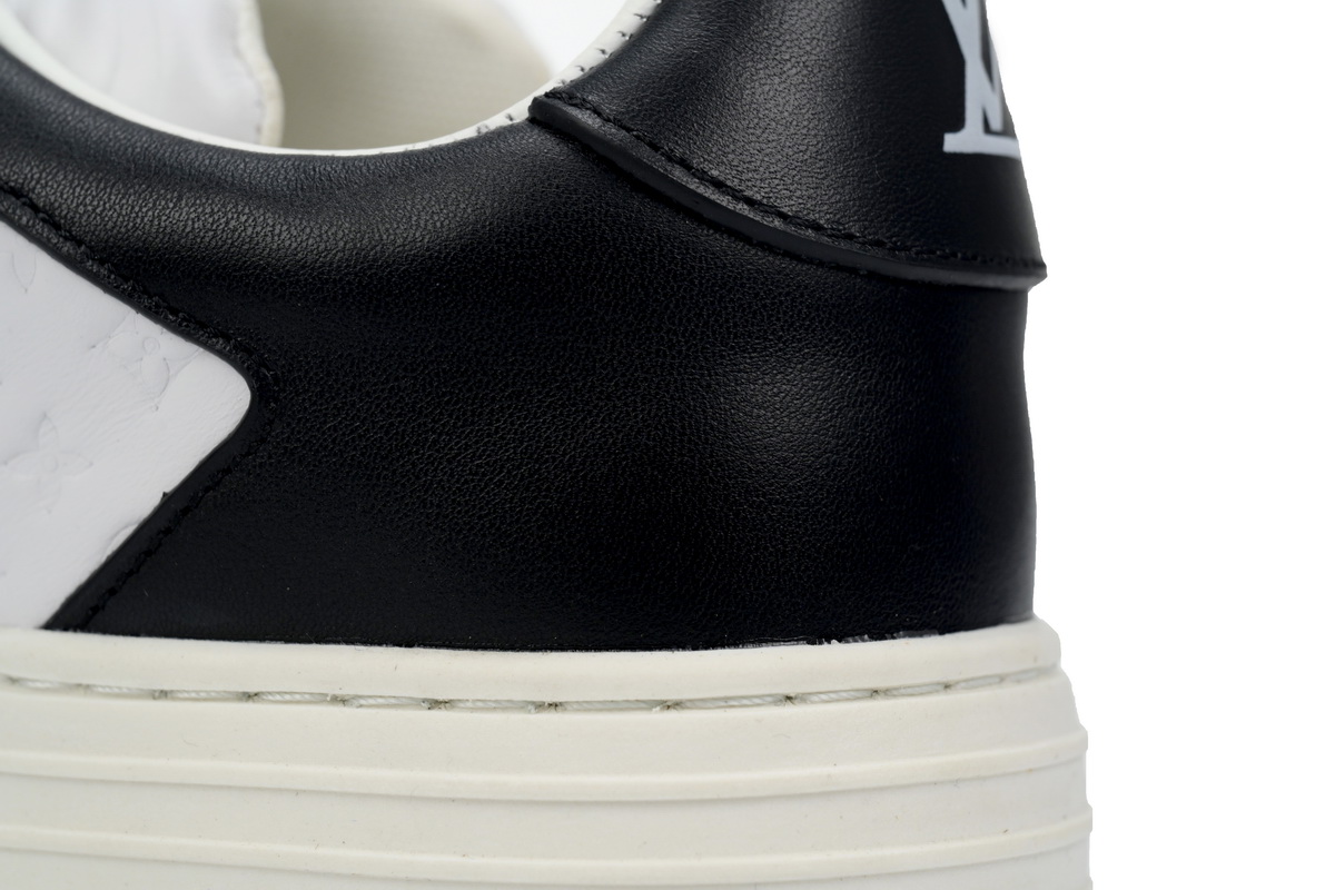 LOUIS VUITTON Groovy Platform Sneaker Black White  1ACL2O 