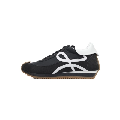  LOEWE Flow Runner Black and White 01