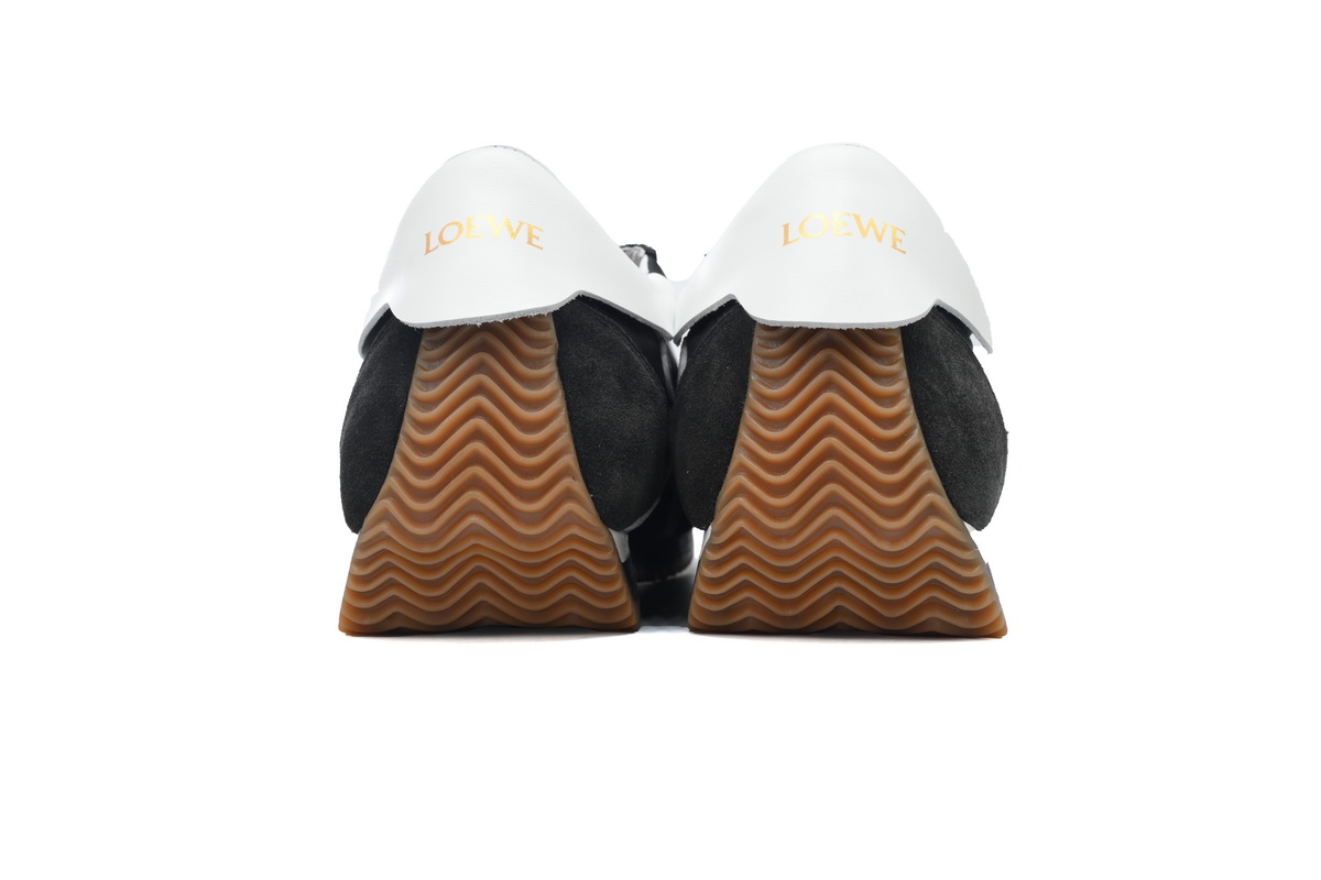  LOEWE Flow Runner Black and White