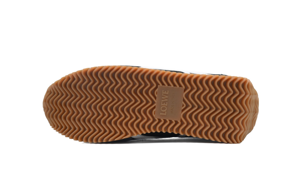  LOEWE Flow Runner Black and White