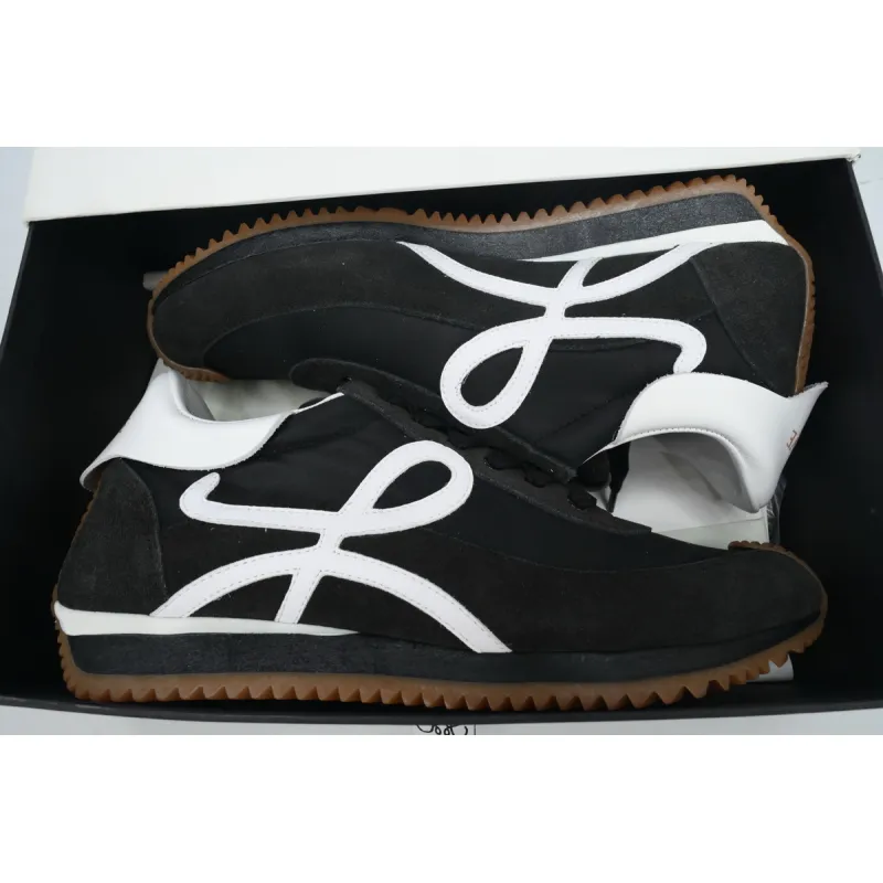  LOEWE Flow Runner Black and White