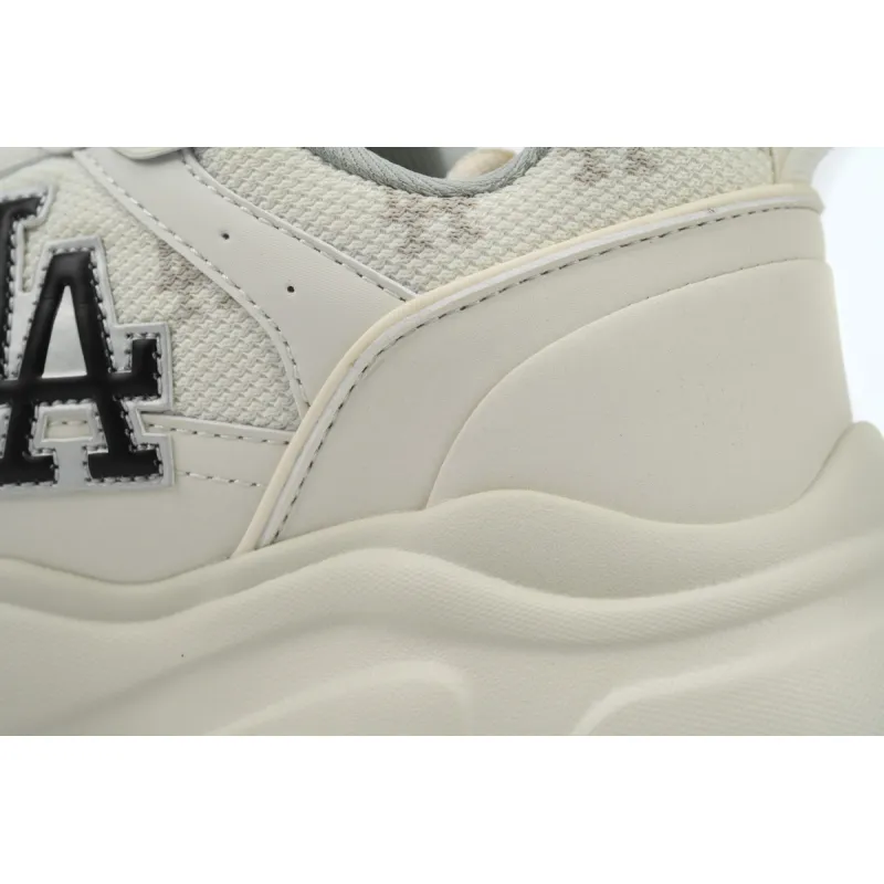 MLB Fast Ball Classic Monogram New York Yankees Sneakers  3ARNFSB4N-07CRS