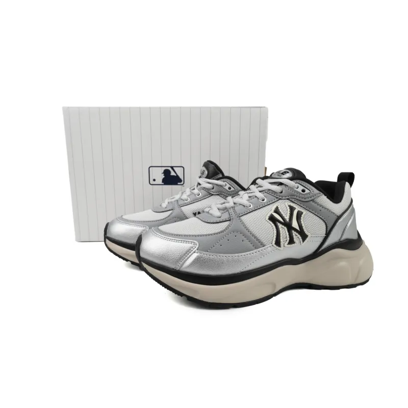 MLB Fast Ball Classic Monogram New York Yankees Sneakers  3ARNFSB4N-50BKS