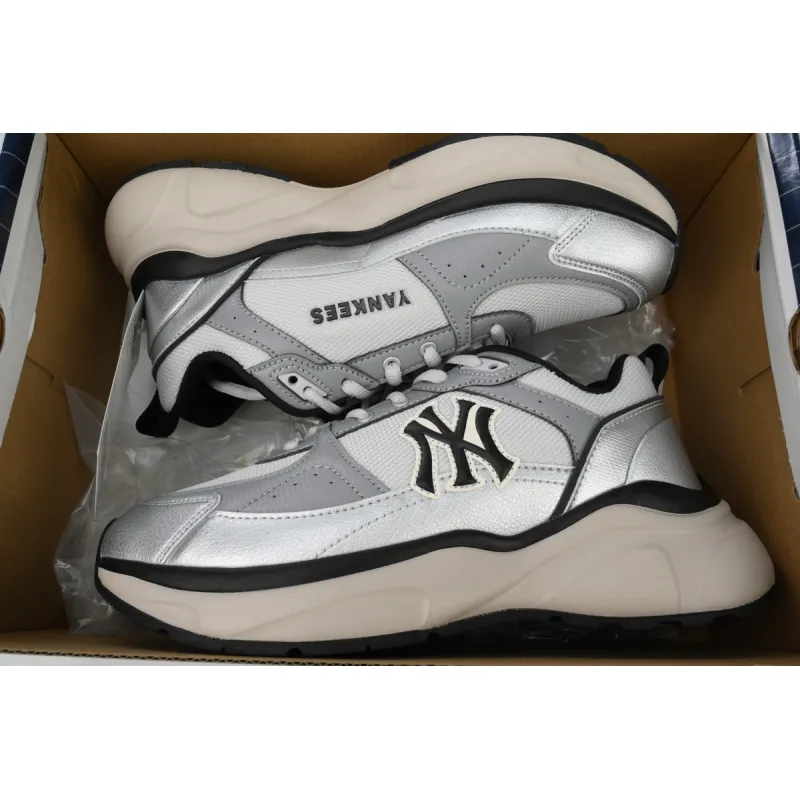 MLB Fast Ball Classic Monogram New York Yankees Sneakers  3ARNFSB4N-50BKS
