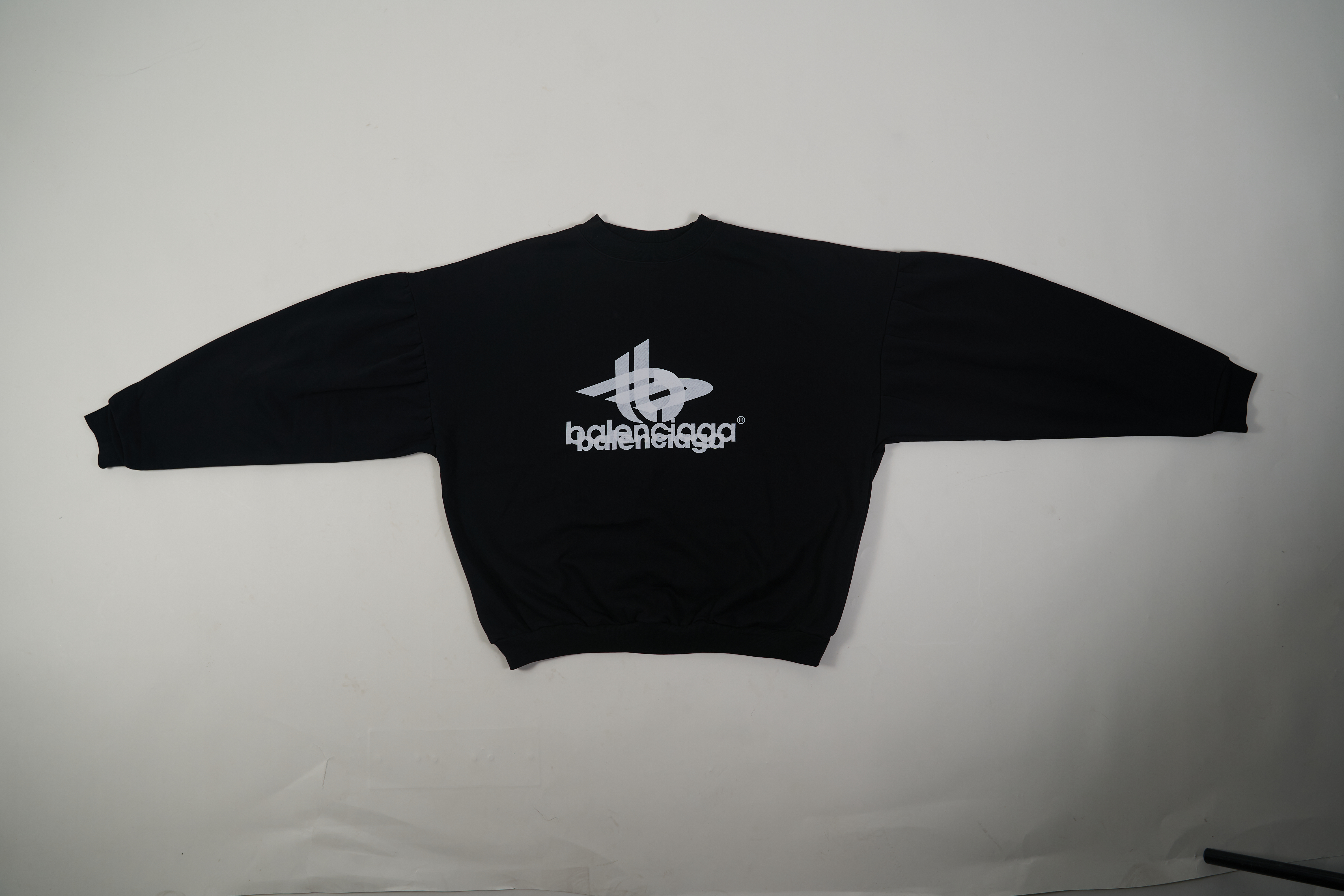 LAYERED SPORTS ROUND SWEATSHIRT OVERSIZED IN BLACK/WHITE 767860TPVF31070