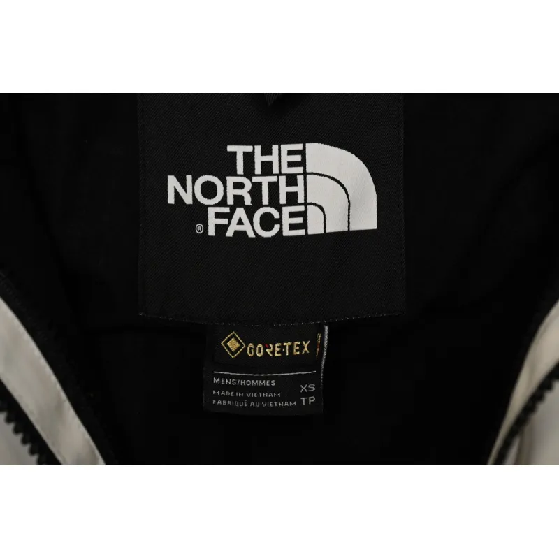  The North Face Black and Milk White Color Matching Jackets