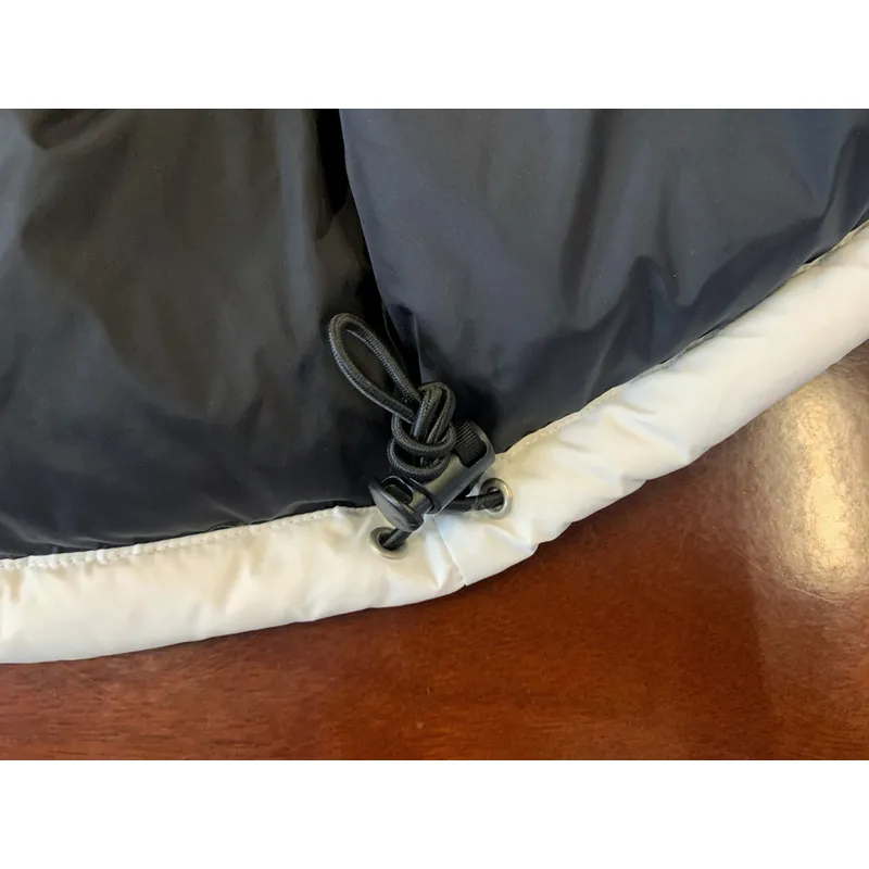  The North Face Splicing White And Black Down Jacket
