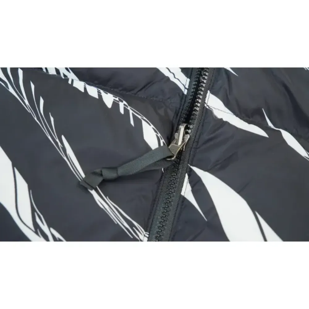  The North Face Splicing White And Black Zebra