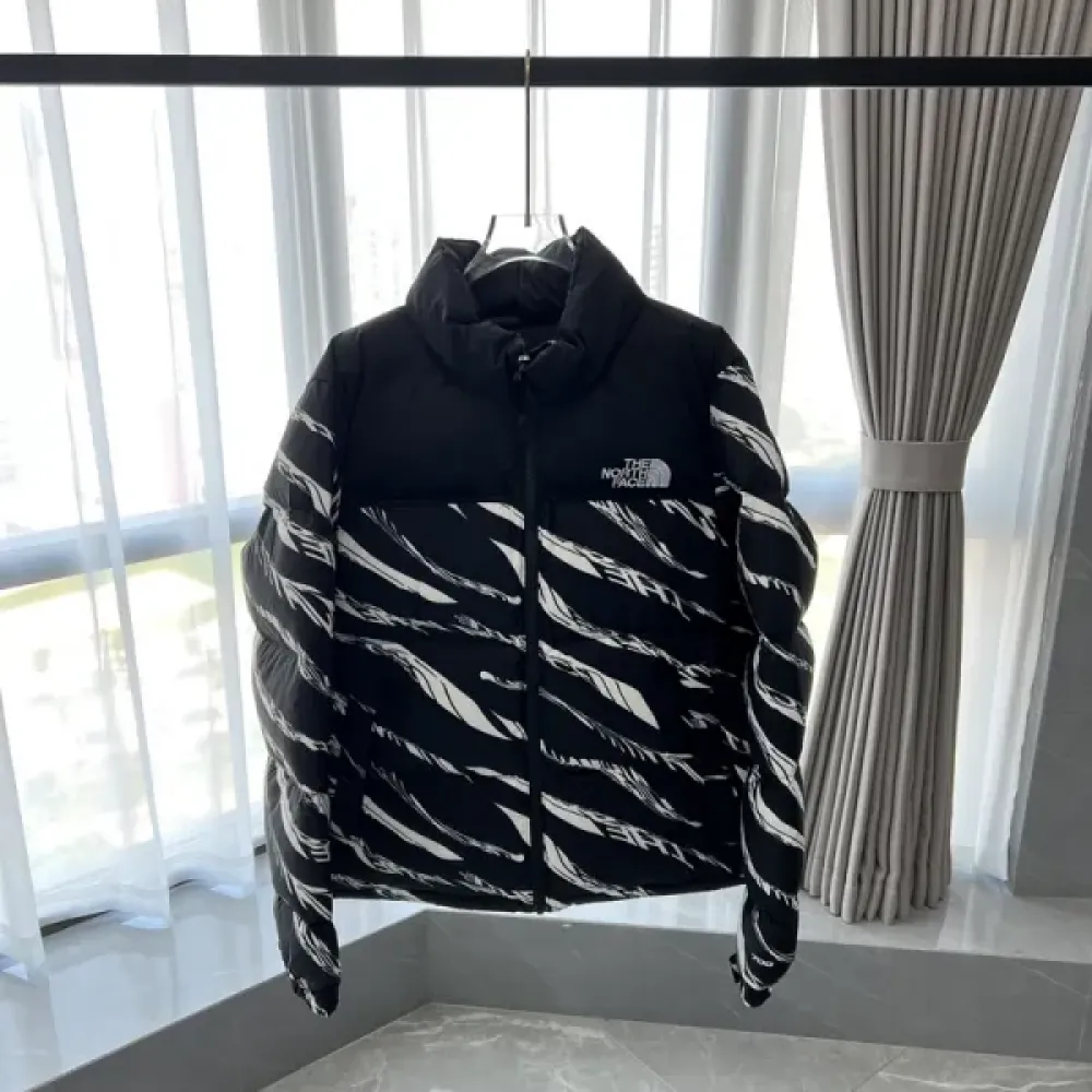  The North Face Splicing White And Black Zebra
