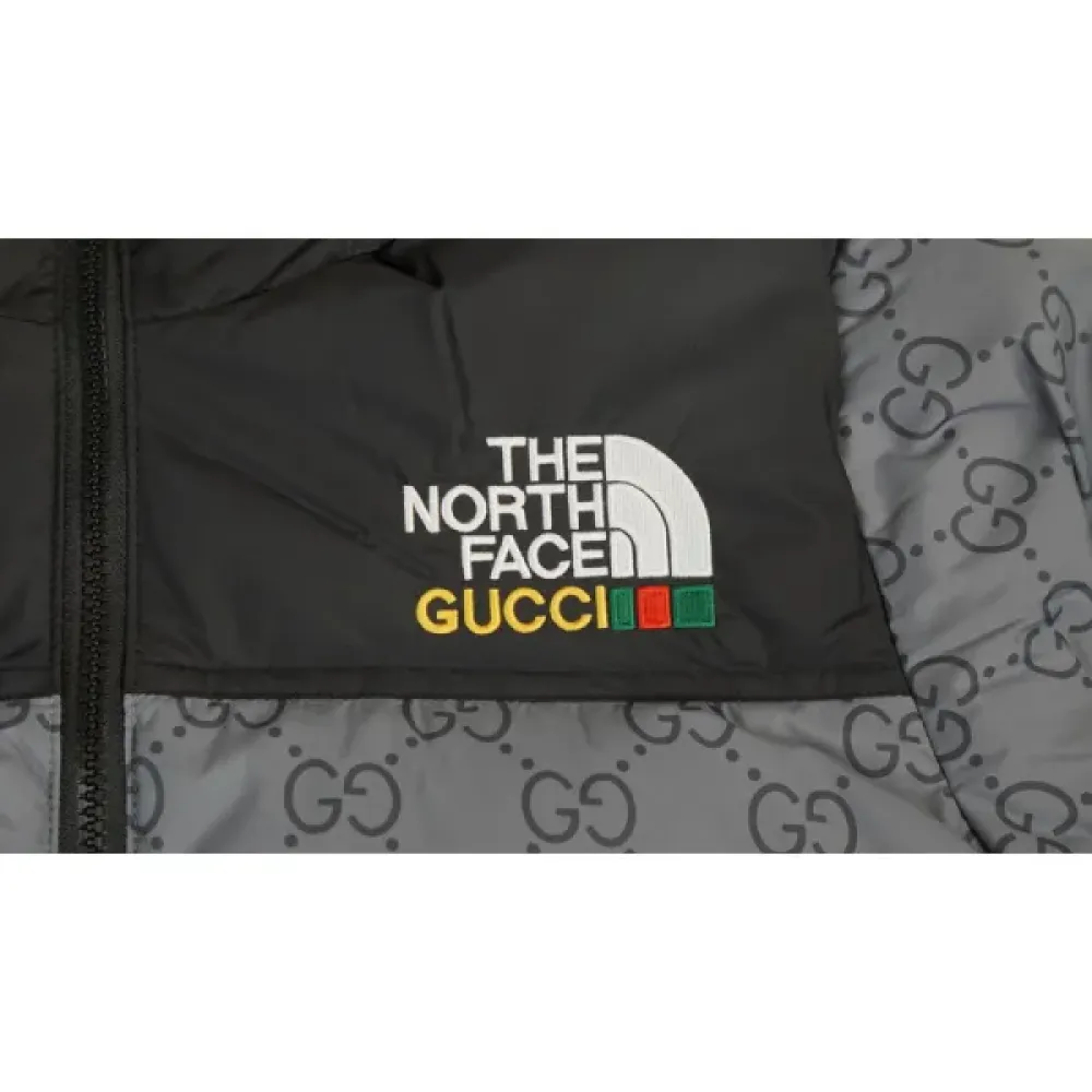  The North Face Splicing White And Grey