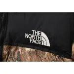  The North Face Splicing White And Maple Leaf