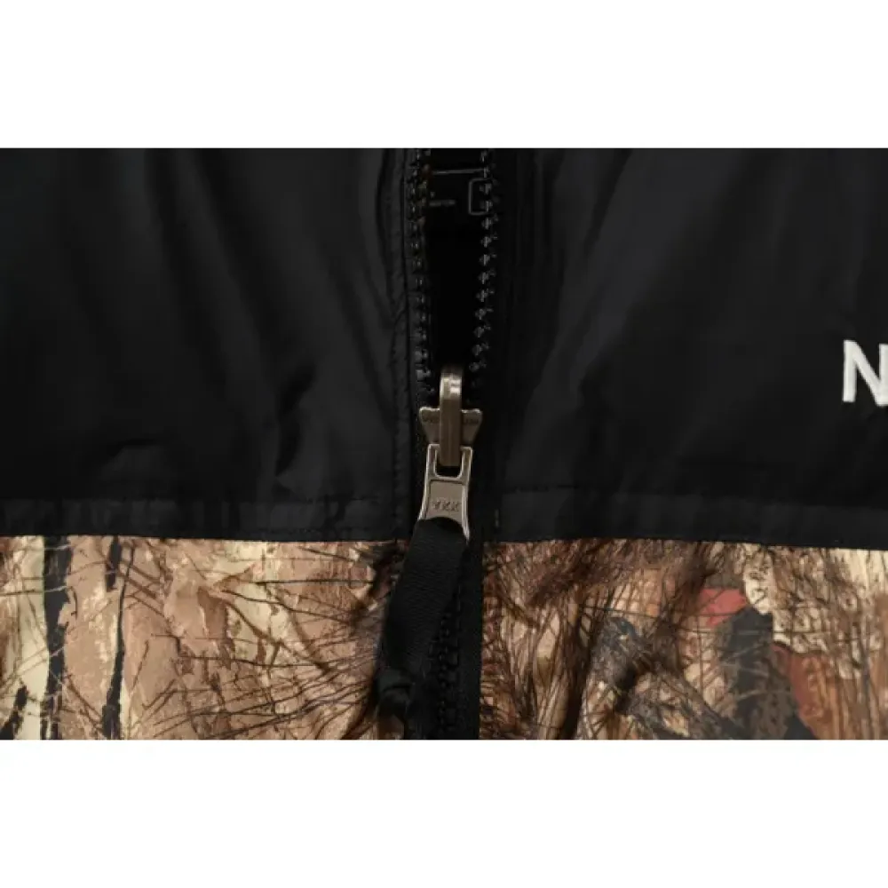  The North Face Splicing White And Maple Leaf