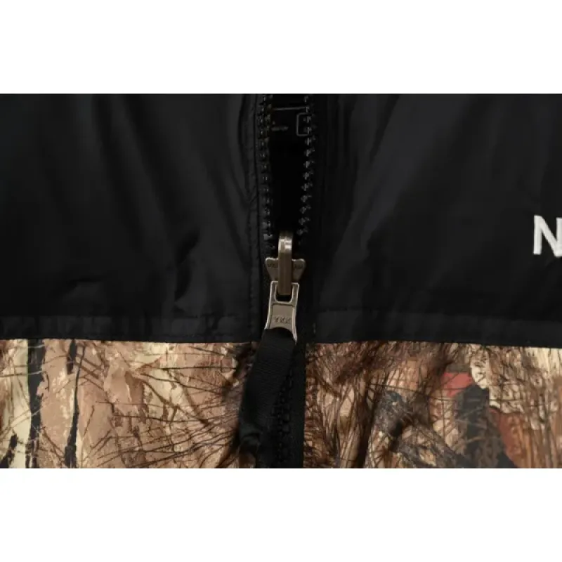  The North Face Splicing White And Maple Leaf