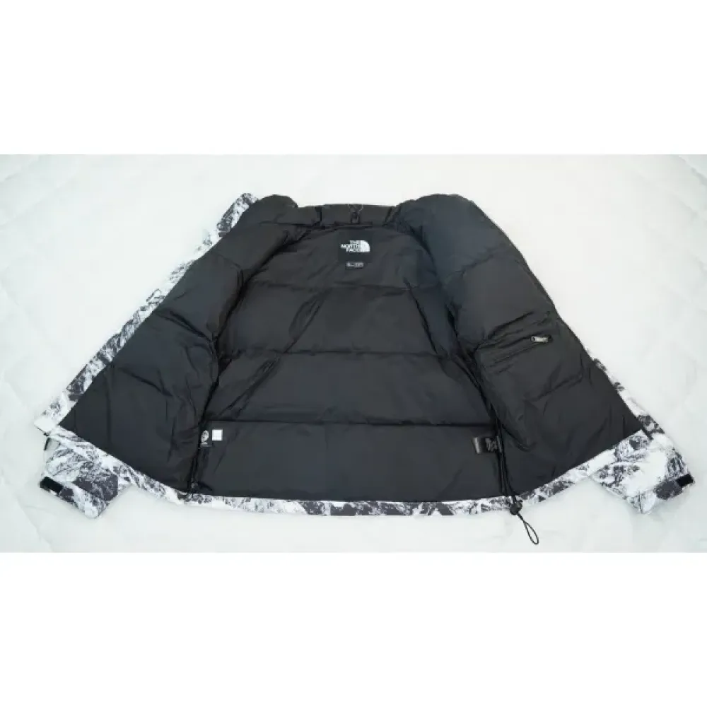  The North Face Splicing White And Snow Mountain