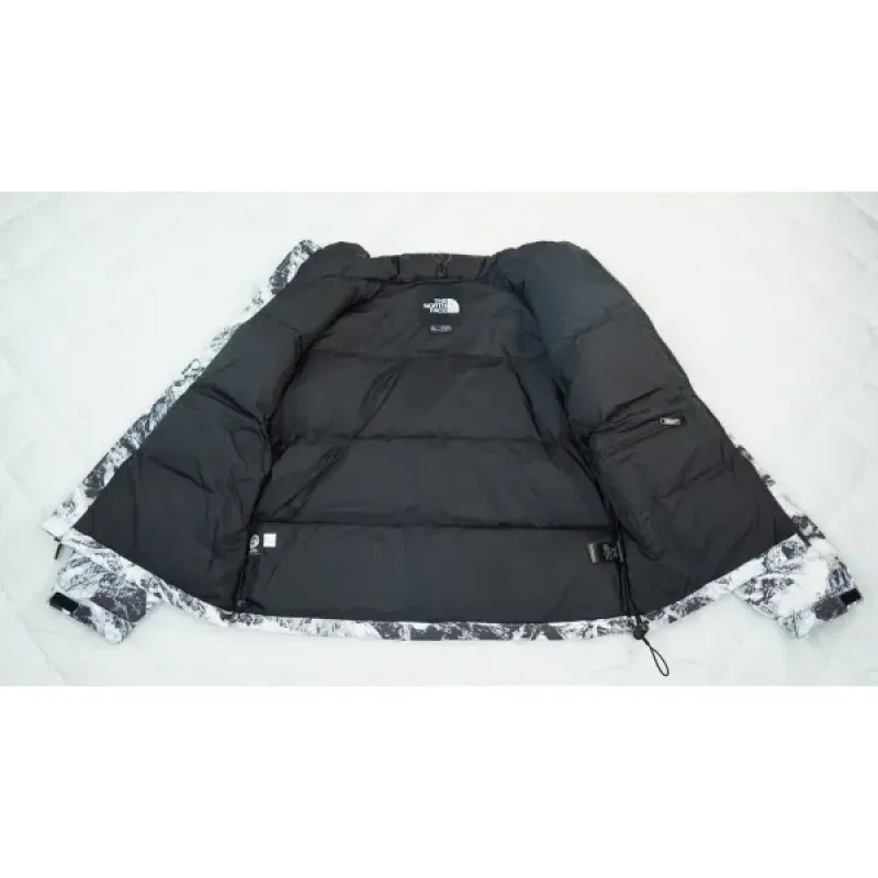  The North Face Splicing White And Snow Mountain