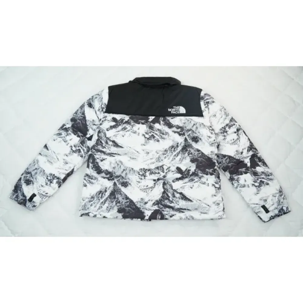  The North Face Splicing White And Snow Mountain