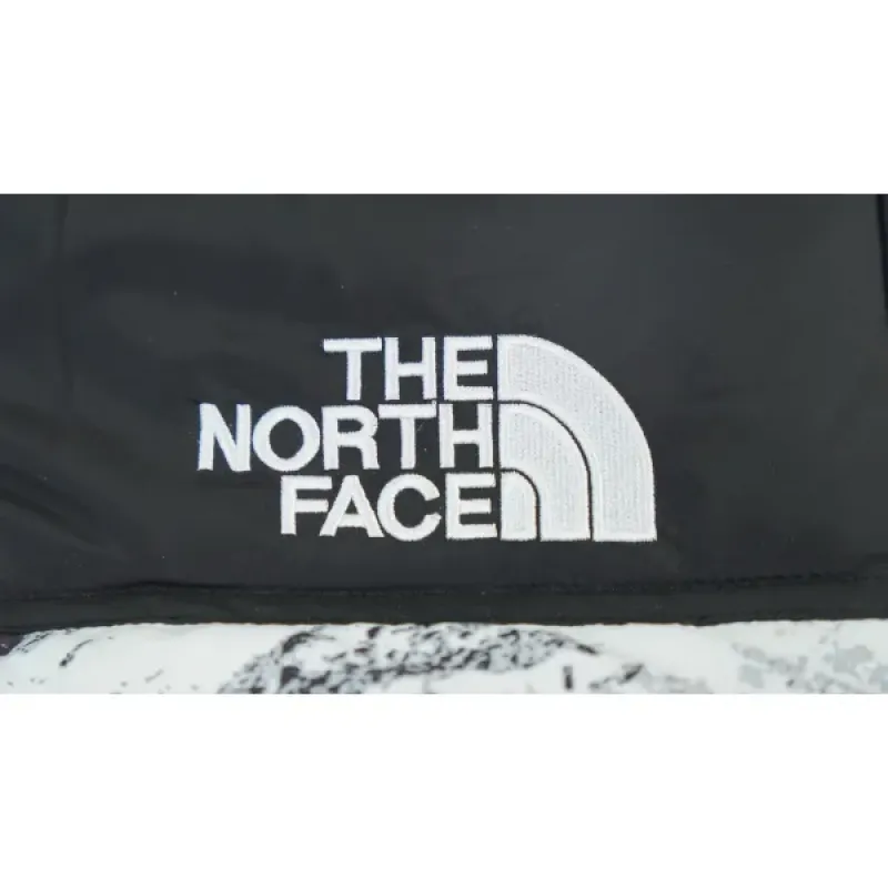  The North Face Splicing White And Snow Mountain