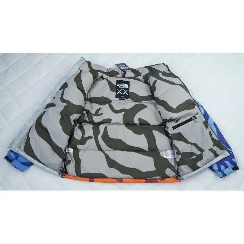  The North Face Splicing White And XX Gray Down Jacket