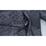 The North Face Splicing White And Black Paper Cuttings