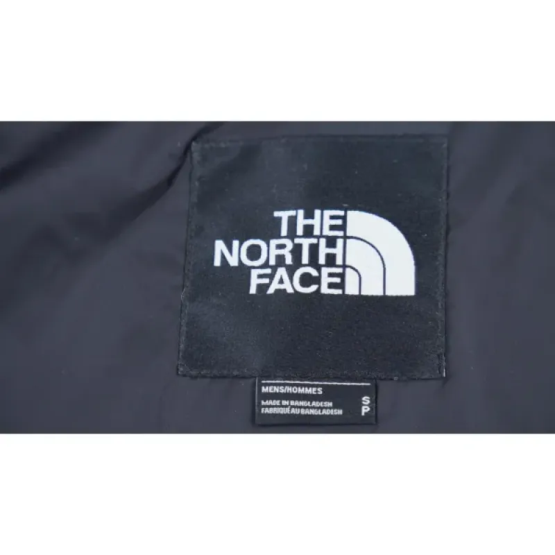 The North Face Splicing White And Black Paper Cuttings