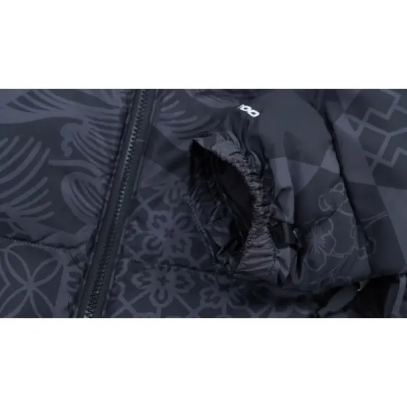 The North Face Splicing White And Black Paper Cuttings