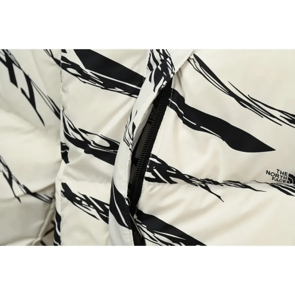 The North Face Splicing White And White Zebra