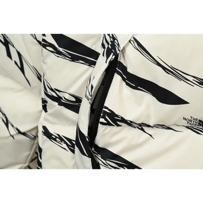 The North Face Splicing White And White Zebra
