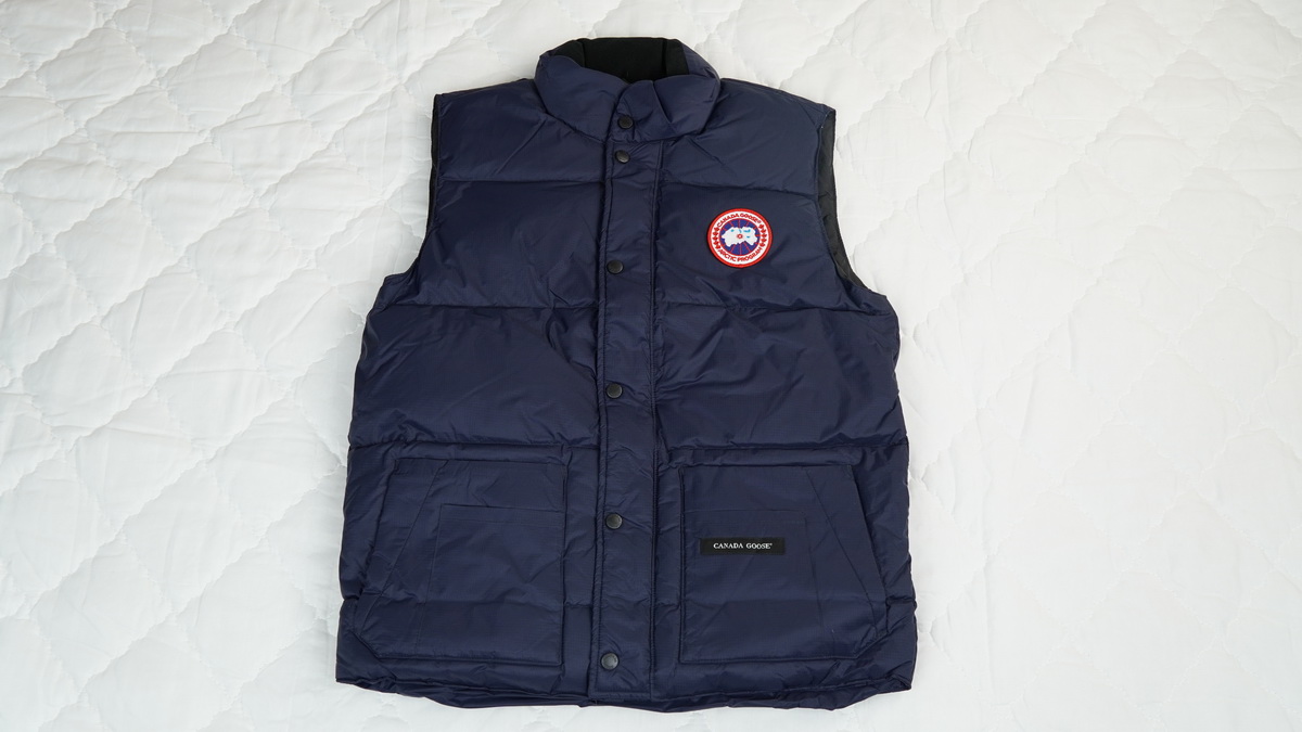 Can*a Go*e outdoor sports down vest navy blue aa1bn