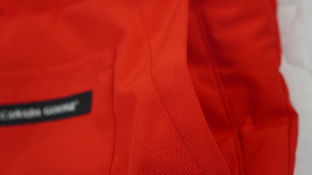 Can*a Go*e outdoor sports down vest red aa1bn