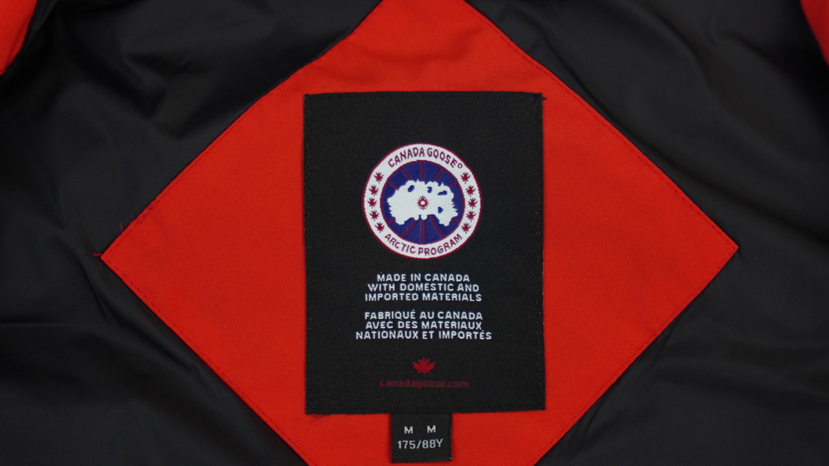 Can*a Go*e outdoor sports down vest red aa1bn