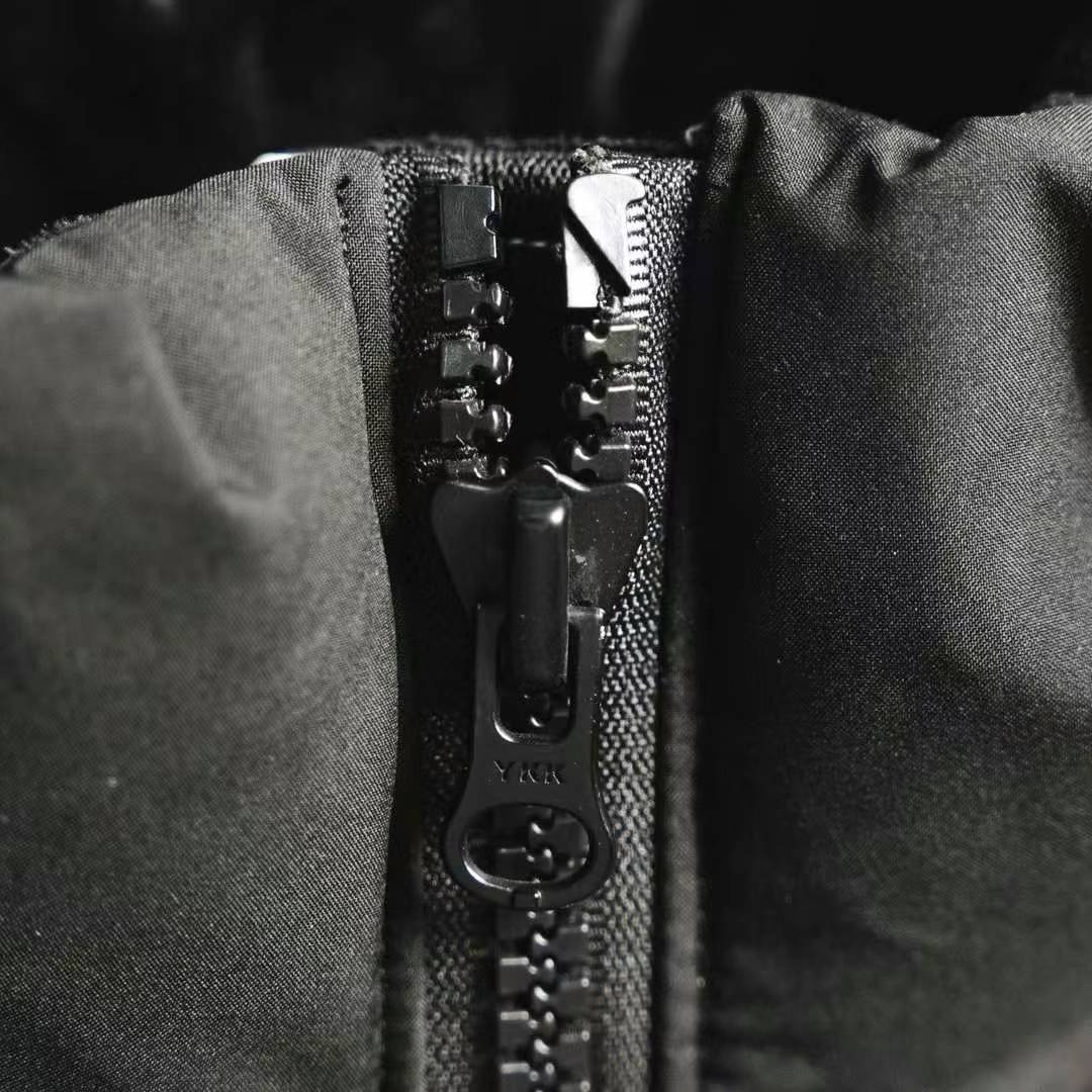 the n0*h F**e splicing white and blue down jacket
