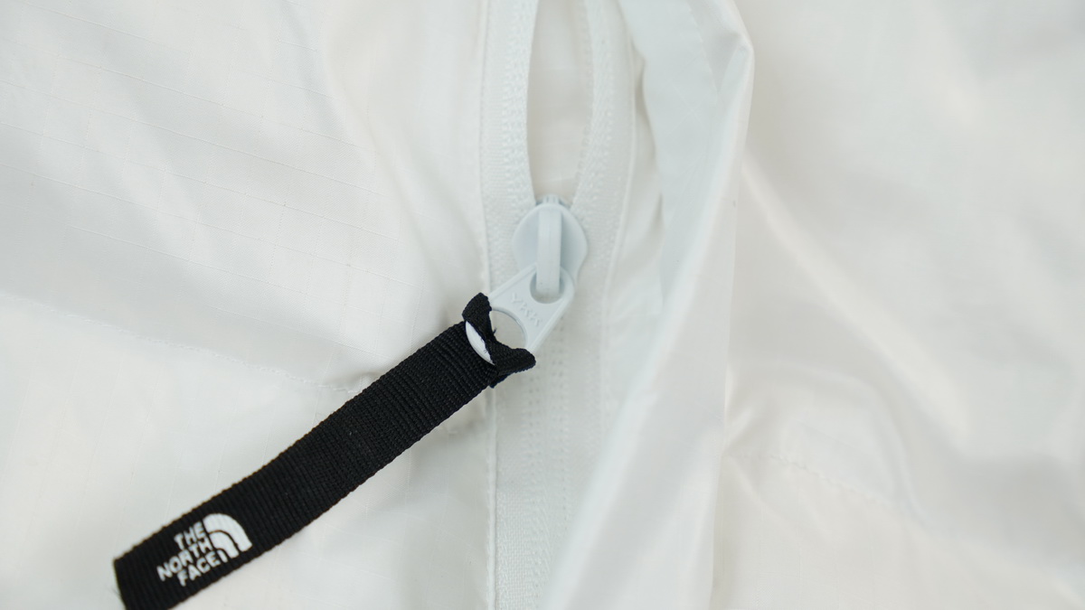 the n0*h F**e splicing white and white down jacket