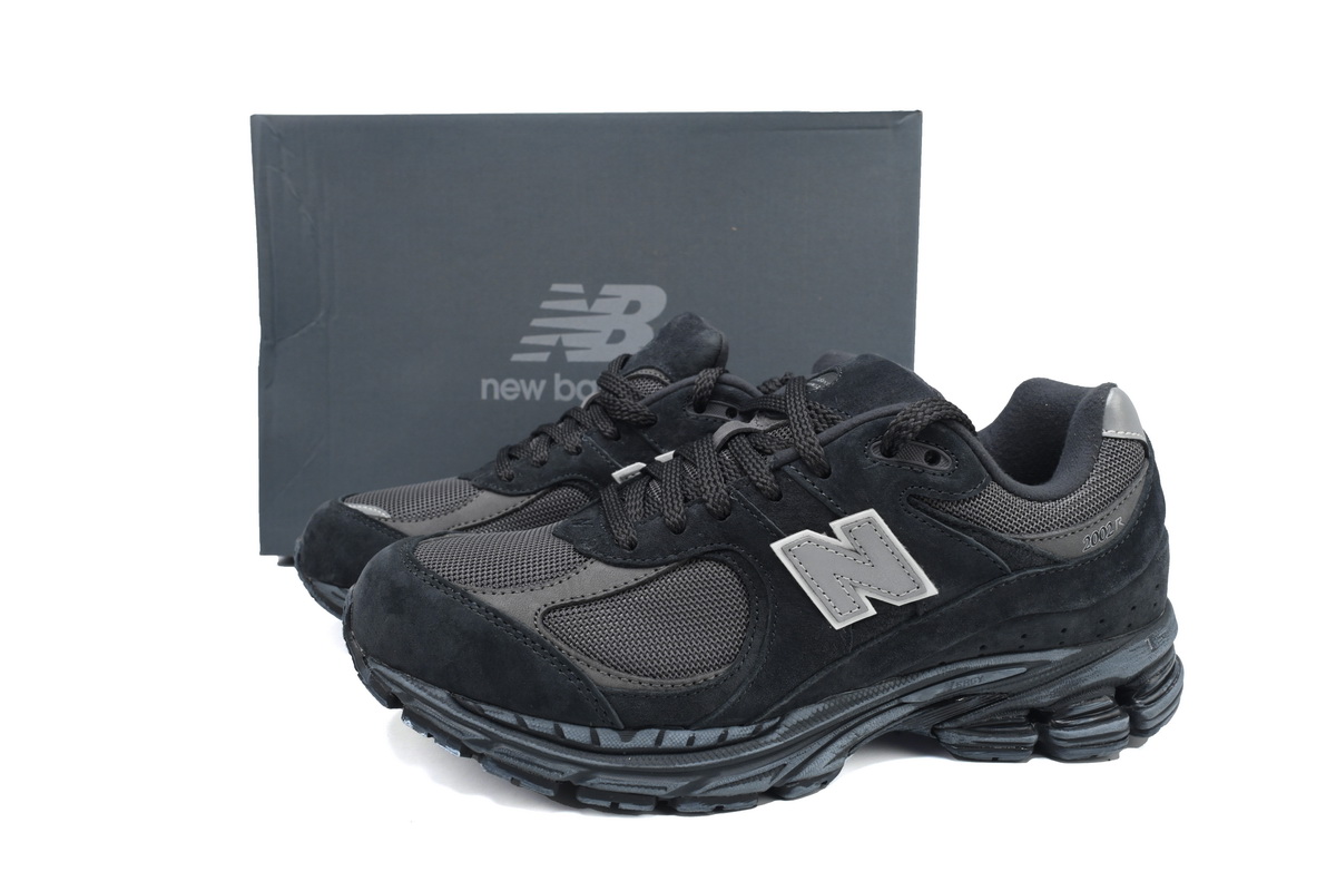 New Balance 2002R Black Grey M2002RBV