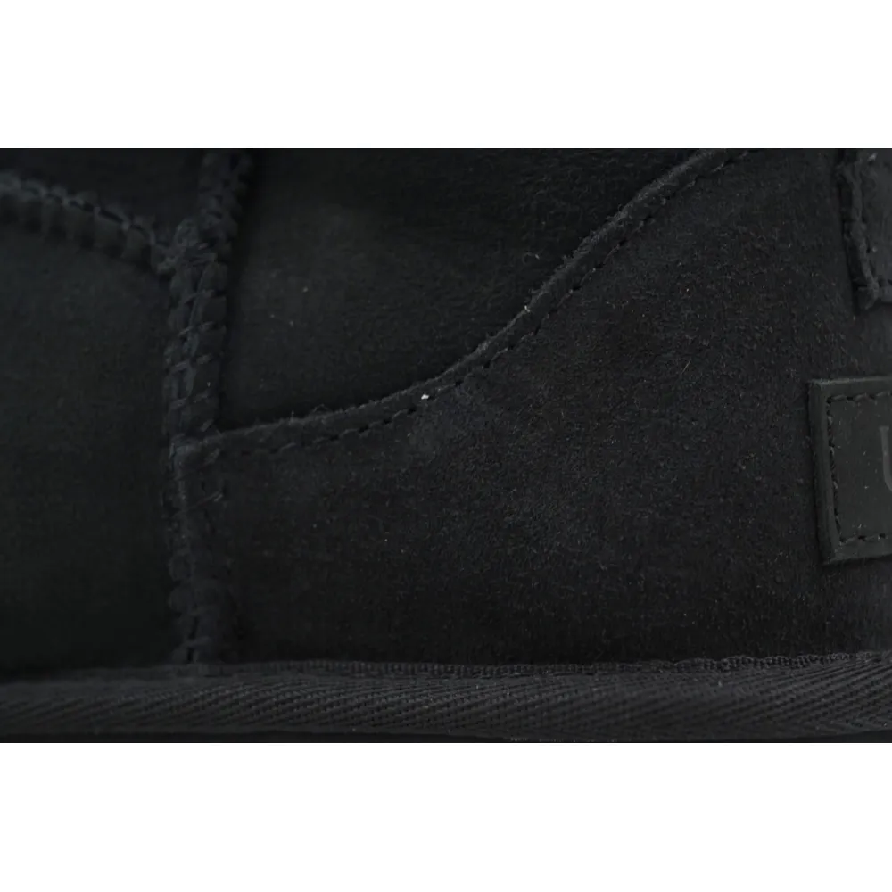 Low-Top Classic Ultra Mini Black 1116109