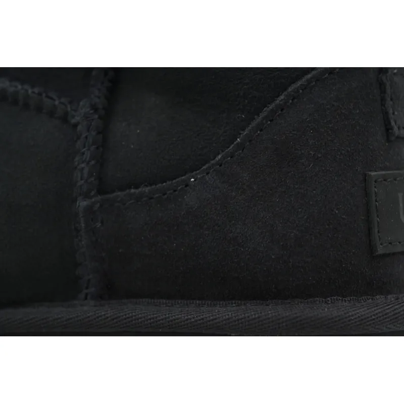 Low-Top Classic Ultra Mini Black 1116109