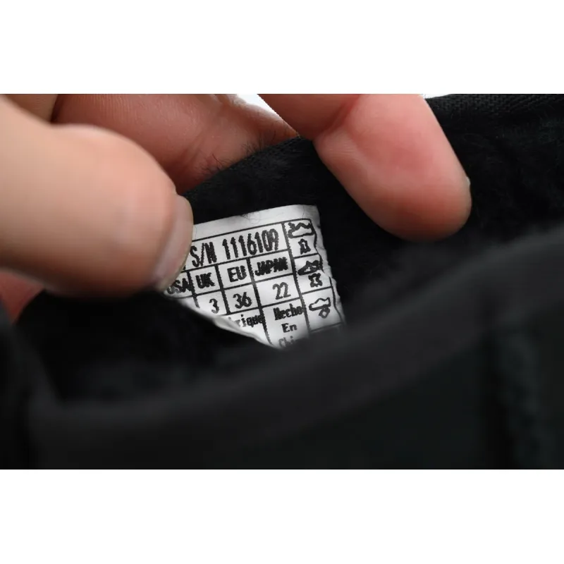 Low-Top Classic Ultra Mini Black 1116109