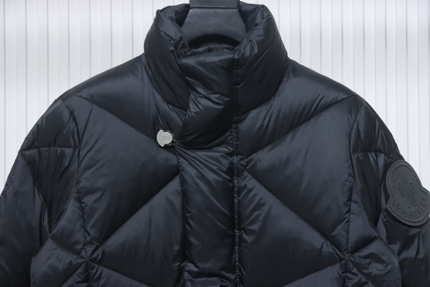 moncle joint model diamond rhombus cut surF**e down jacket black