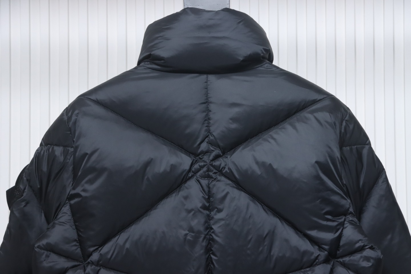 moncle joint model diamond rhombus cut surF**e down jacket black