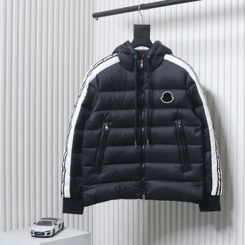 Moncler Autumn And Winter Stellaire Hooded Short Color-blocked Bread Coat Black