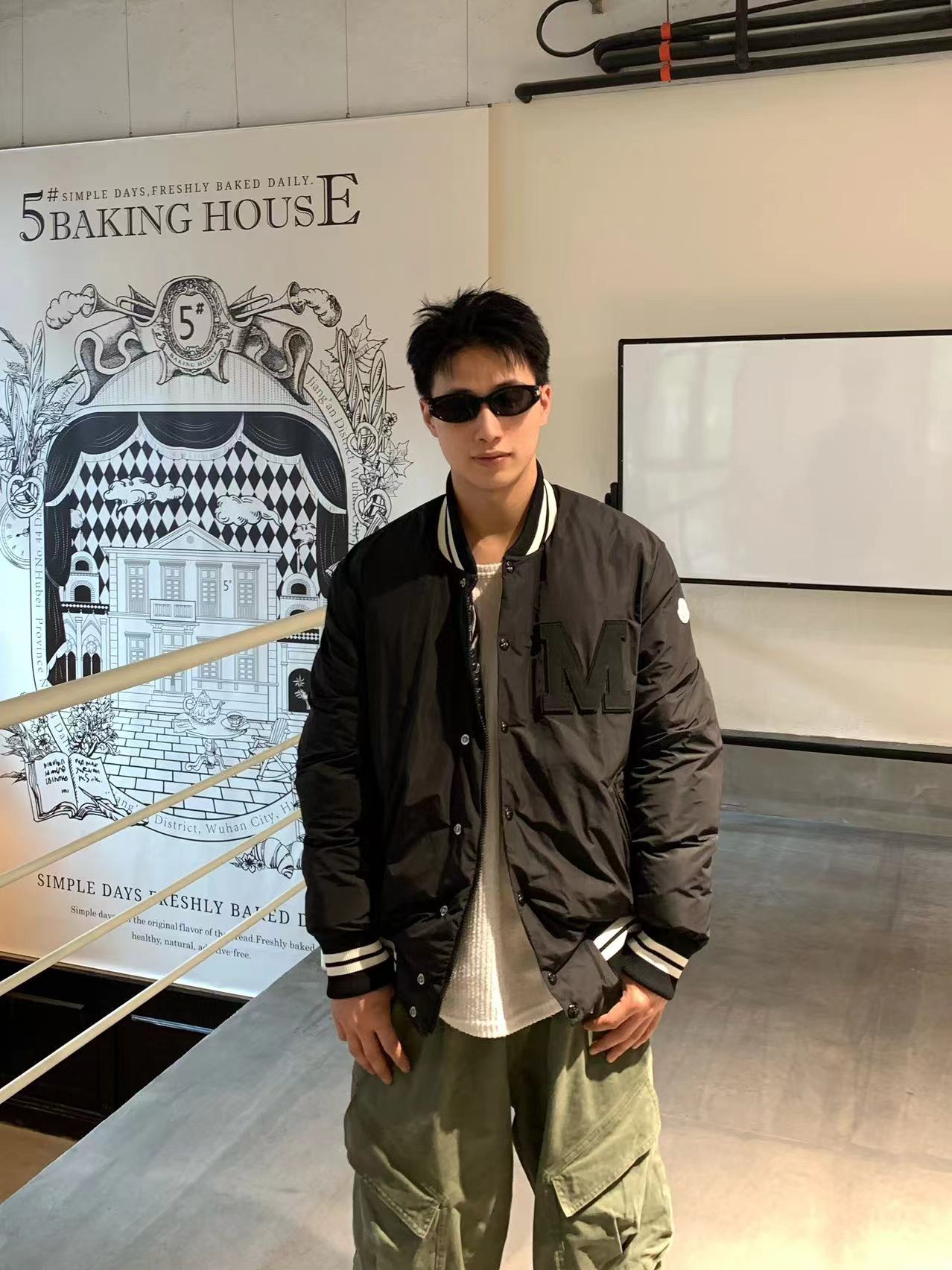 Moncler Lateltin M Logo College Style Down Jacket Black